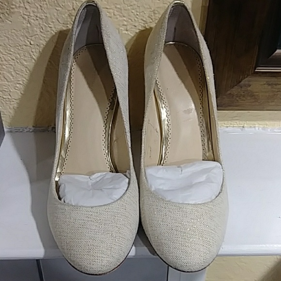 Pumps by Wonder - Picture 3 of 3